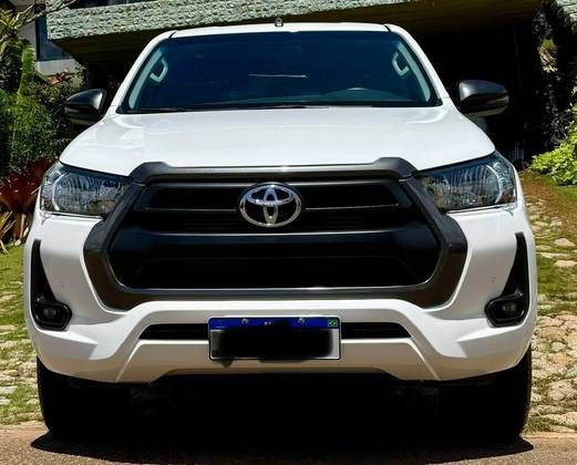 TOYOTA HILUX 2.8 D-4D TURBO DIESEL CD SR 4X4 AUTOMÁTICO